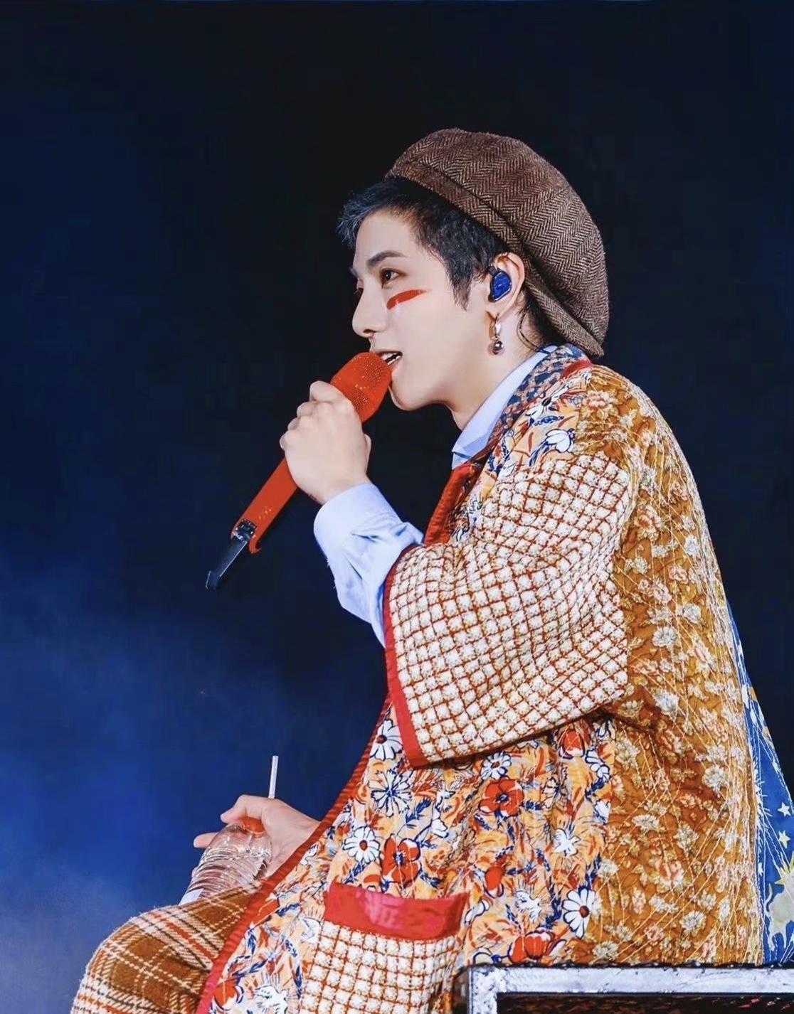 华晨宇最新图片,音乐与形象的完美融合瞬间欣赏