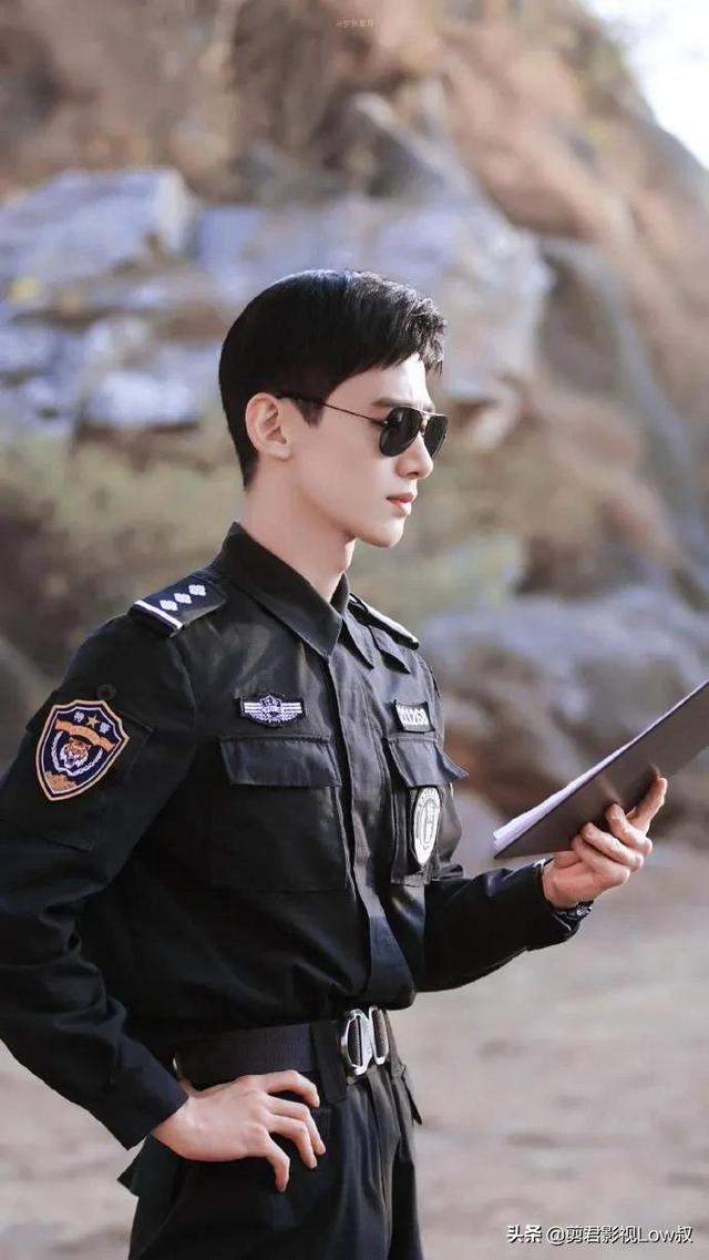 白敬亭最新阳光照片,温暖日常的精彩瞬间