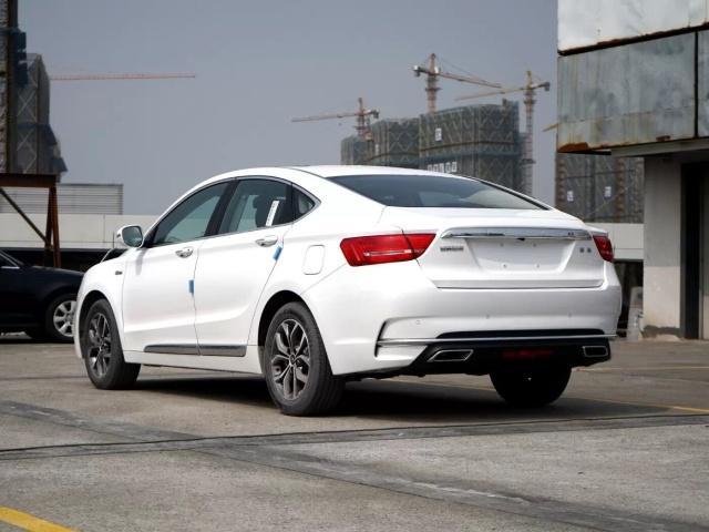 时尚潮流下的美女图最新美学探索