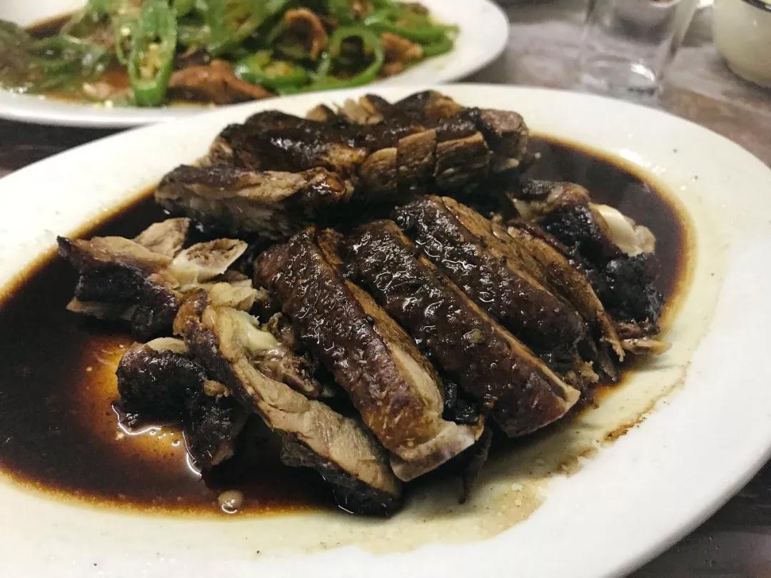 NBA最新集锦,篮球盛宴在巷弄深处与特色小店的非凡魅力