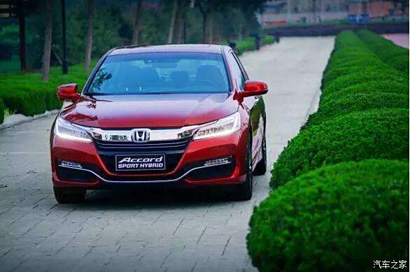 雅阁最新几代与自然美景的邂逅之旅,寻找内心的平和与宁静