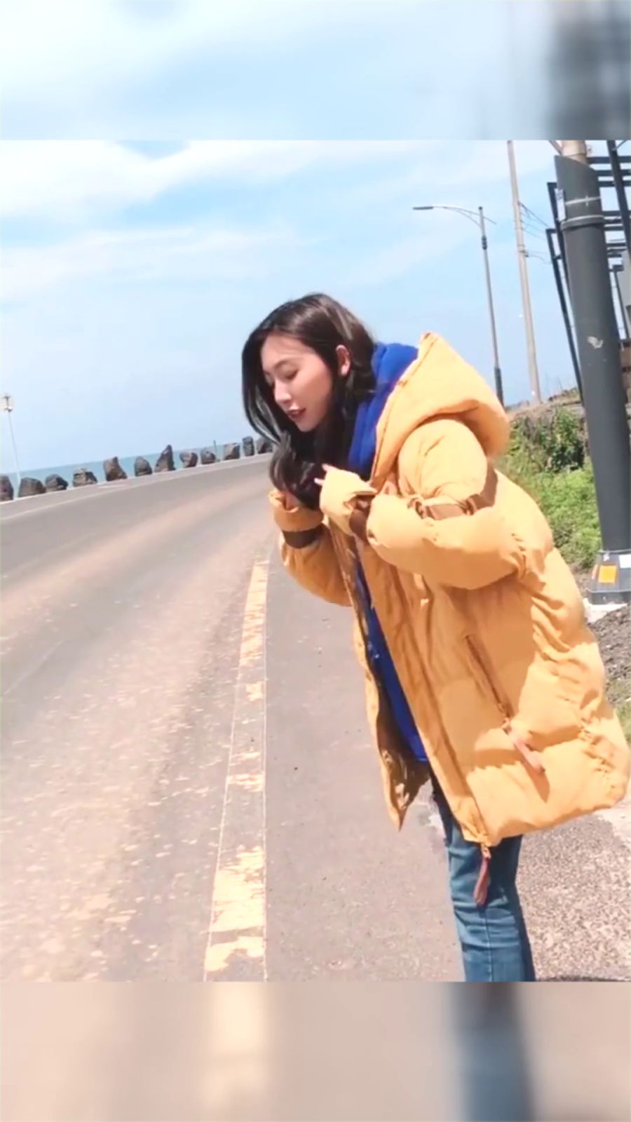 最新潮美女探索自然美景之旅,内心的宁静与平和寻找记