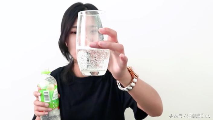 肯德基最新汉堡,小巷深处的味觉盛宴