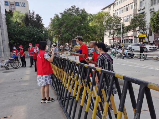 河南城市中的日常温情与友情故事,最新新闻报道