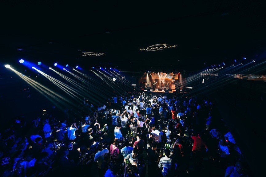 色屌丝最新,高科技璀璨新星引领未来生活新潮流