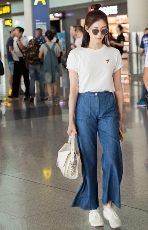 江疏影最新街拍,自信与成就感的蜕变,励志与幽默的力量展现