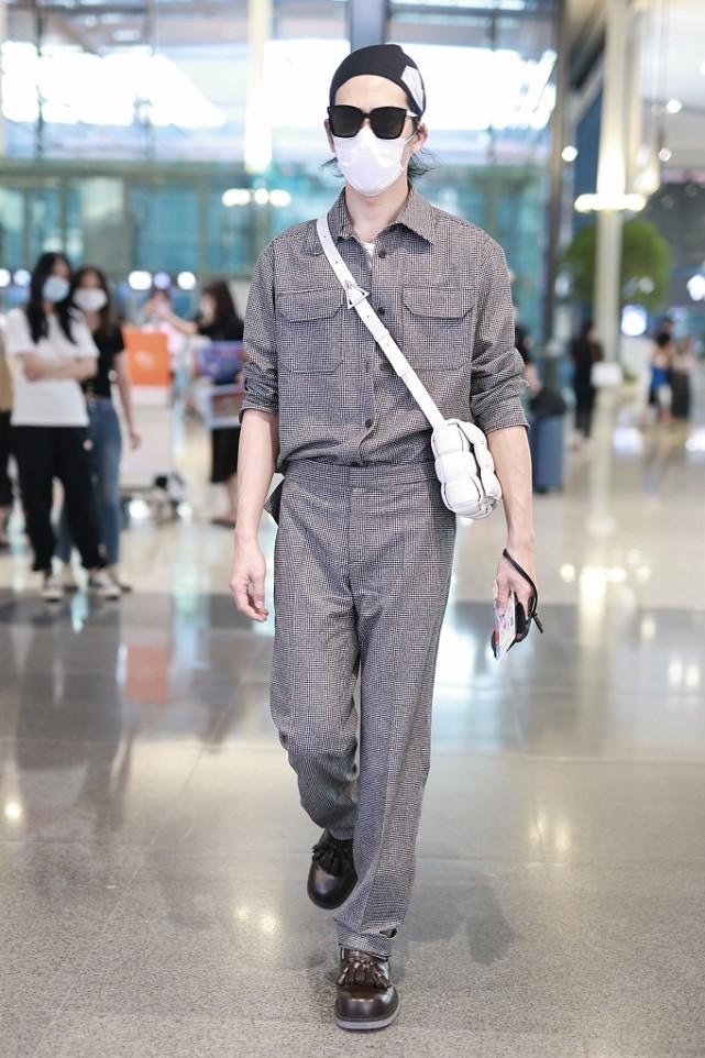 井柏然最新图片,多维解读时尚魅力风采