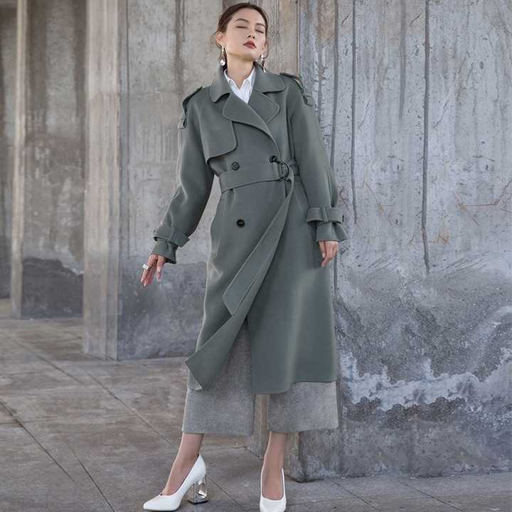 女士风衣最新款,时尚变迁中的自信与成长之旅风采展示