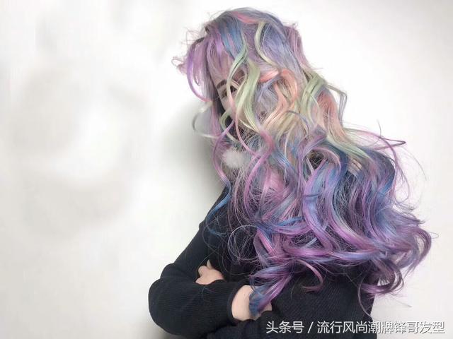 最新发型颜色,缤纷发丝下的温馨故事