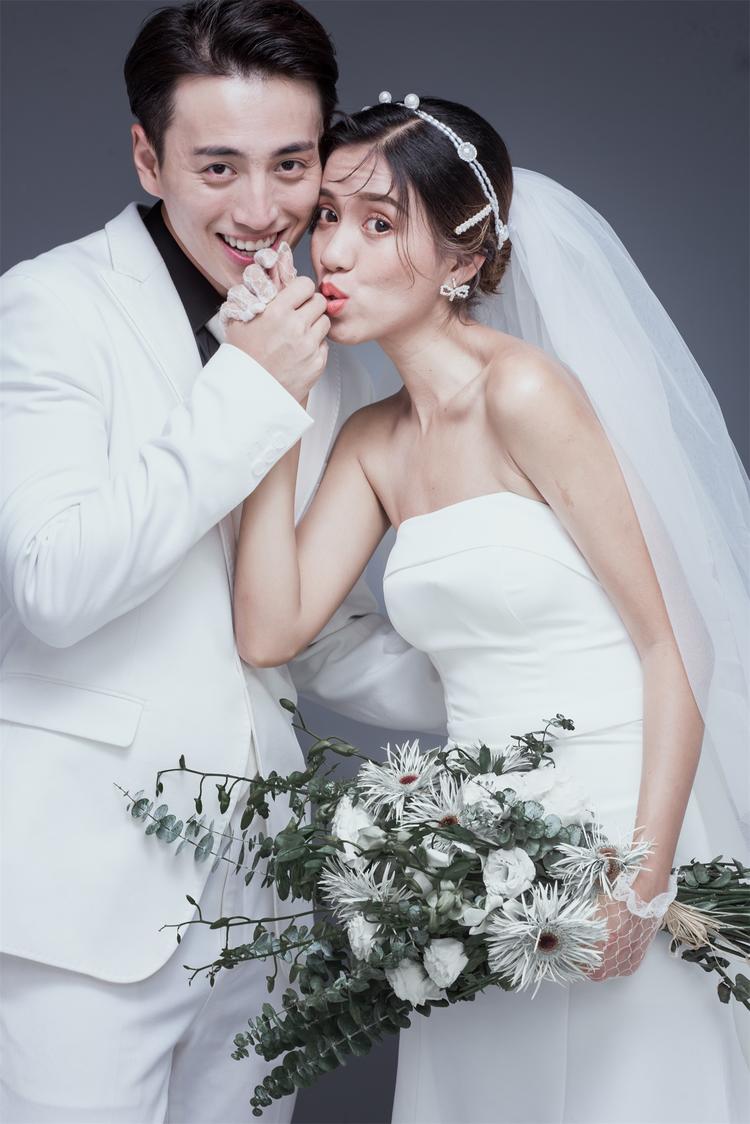 最新款婚纱照观点阐述,时尚与经典的完美融合