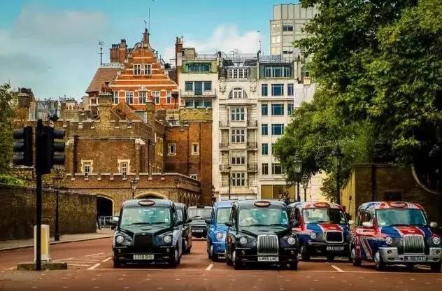 英伦风情小店与英镑最新动态揭秘