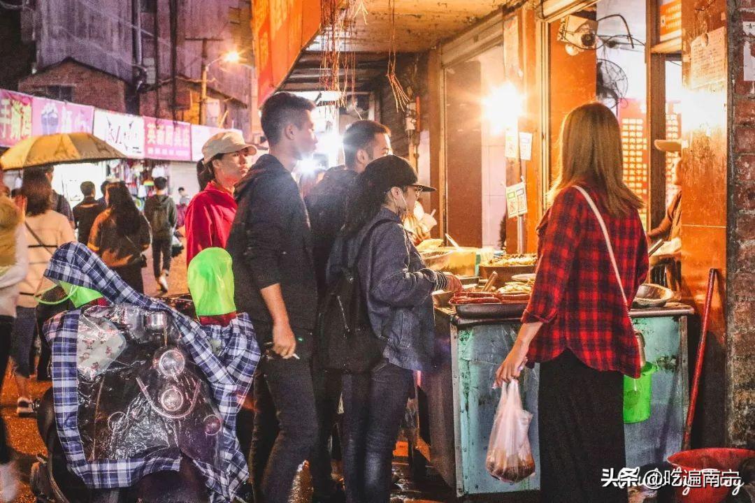 手机助手最新版,小巷探索之神秘魅力小店的宝藏之旅