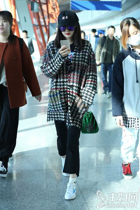 杨幂最新街拍,自然美景中的旅行探索,寻找内心宁静之旅