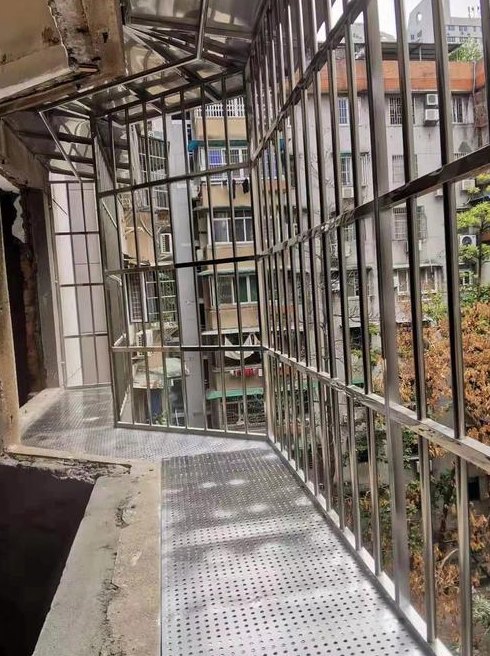 最新款防盗网图片,小巷深处的独特风情探秘与防盗网时尚设计展示