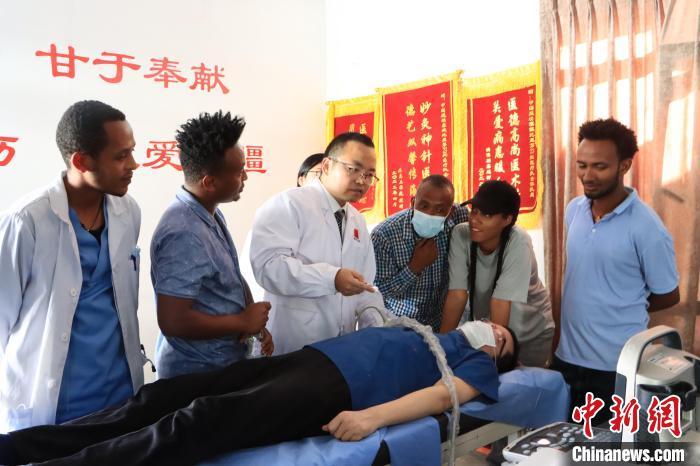 最新2017年,家的温馨与友情绽放的时光记忆