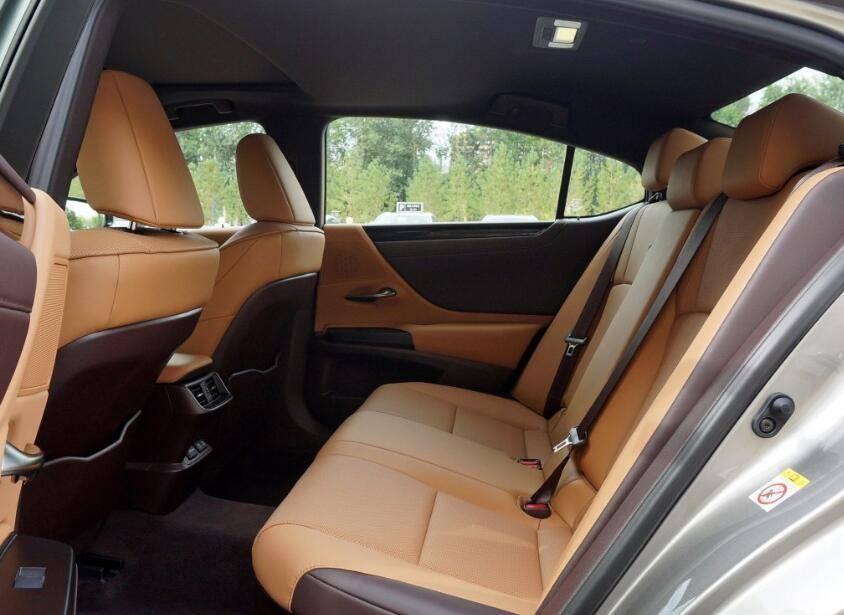 丰田凯美瑞最新科技款,驾驭未来的卓越之选,科技巨献亮相!