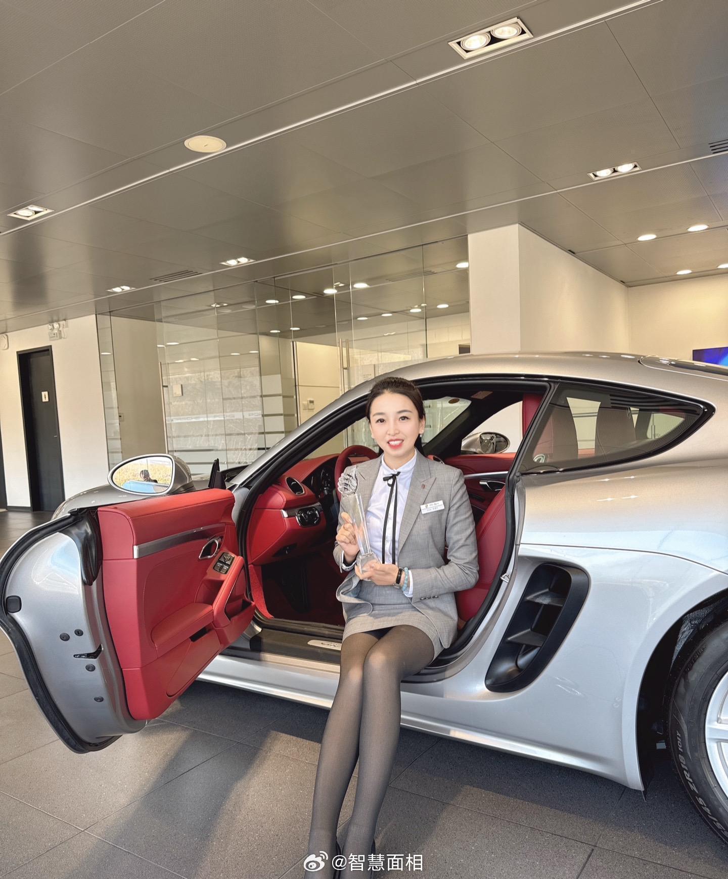 青岛奔驰女事件最新进展更新