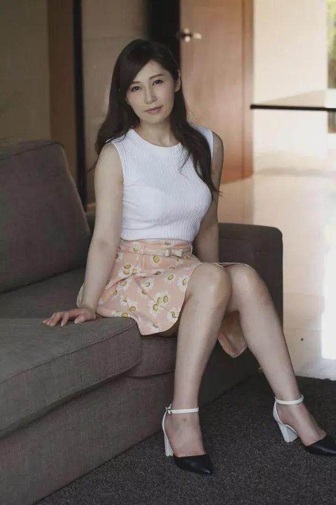 检个校花做老婆,校园爱情新篇章