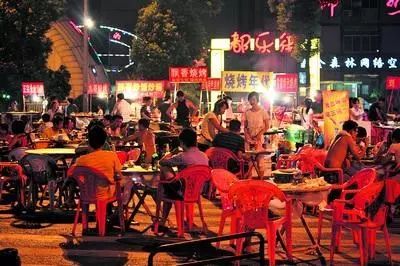 科技重塑夜生活,化德最新小姐一条街的前沿体验