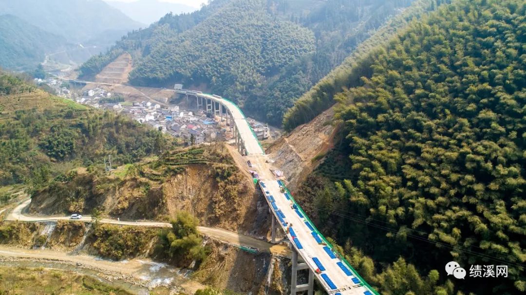 绩谭高速建设进展,速度与激情成就里程碑新突破